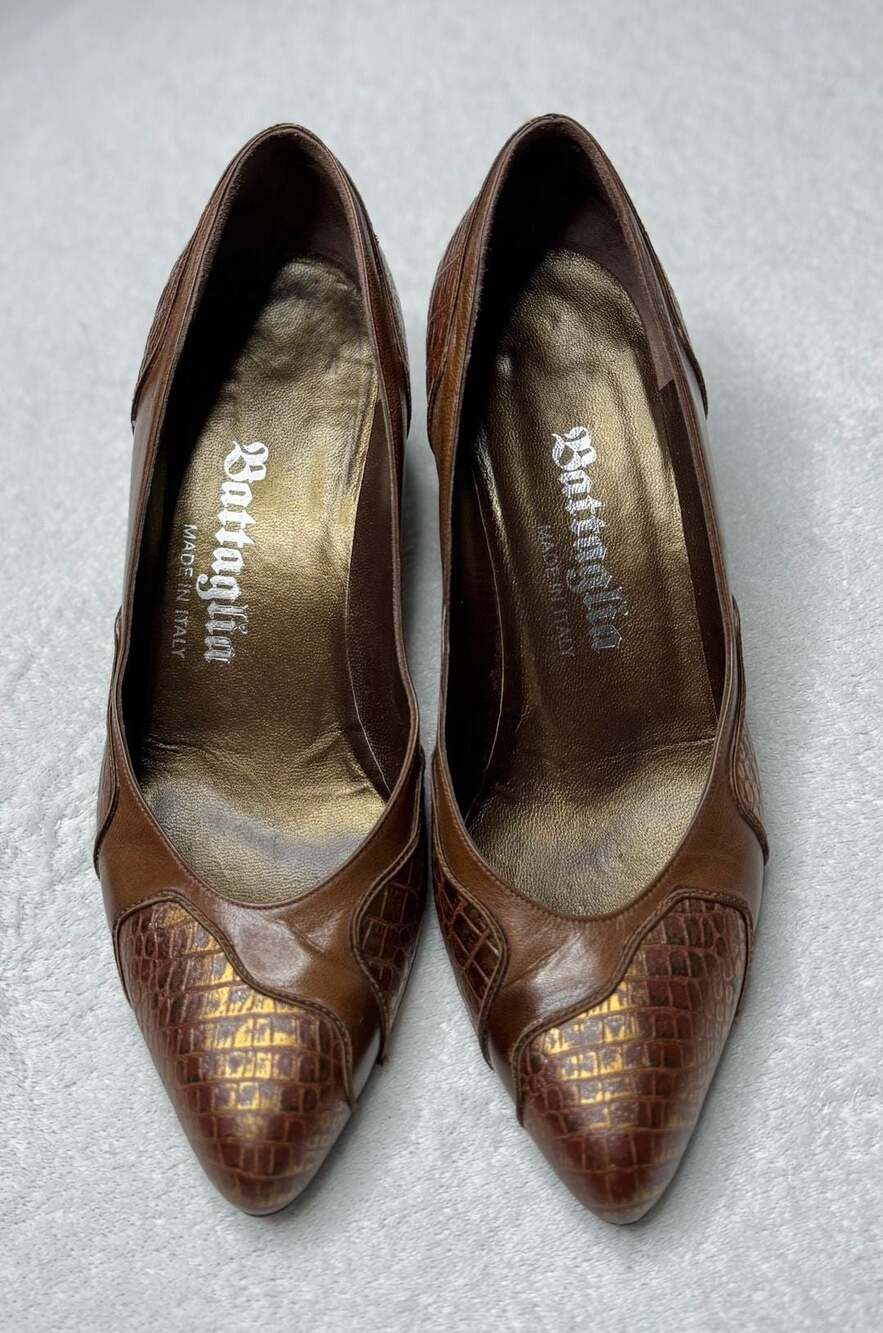 Battaglia Italian Leather Croc-Embossed Pointed Toe Kitten Heel Pumps